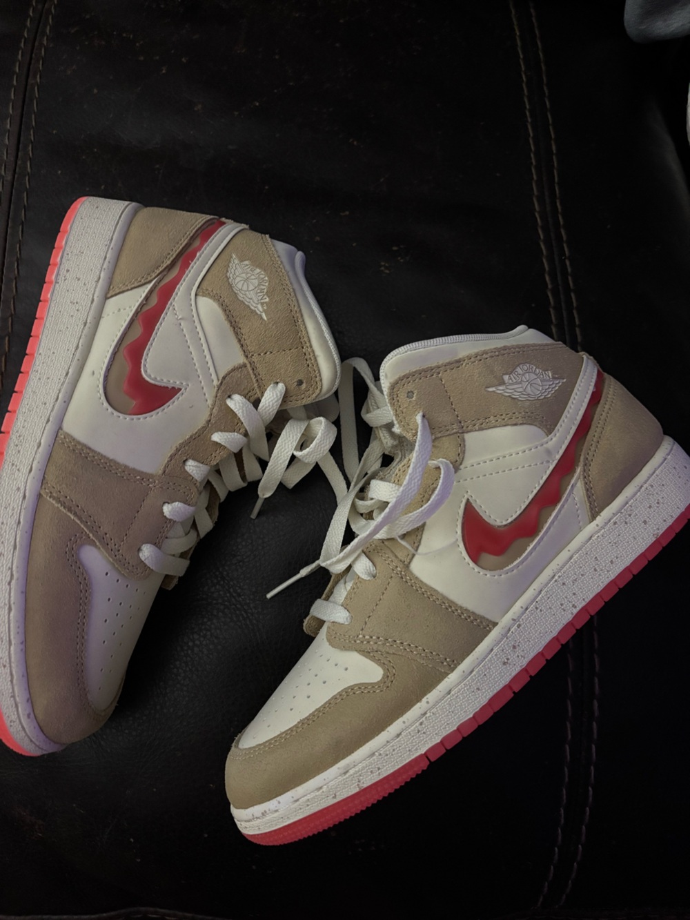 Jordan 1 mid NEW